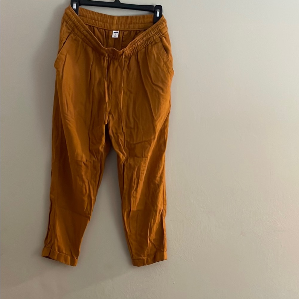 Old Navy Orange Ankle Cropped Pants with Relaxed Fit